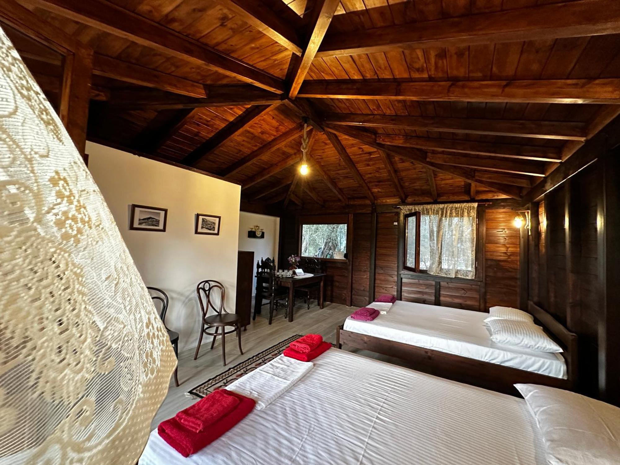 Guest House Gorani Berat Luaran gambar
