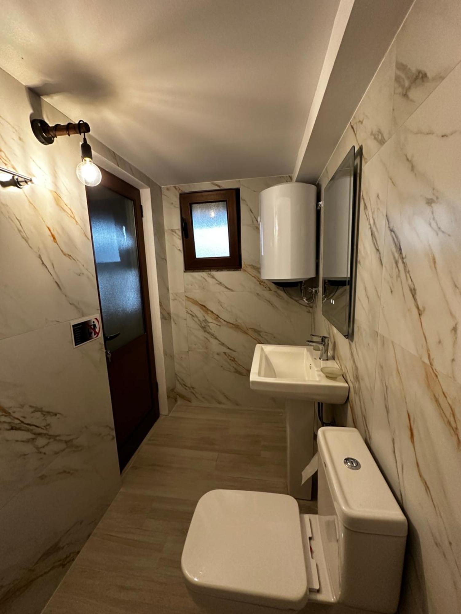 Guest House Gorani Berat Luaran gambar